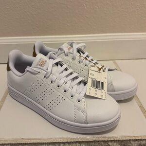 NWT Adidas Advantage